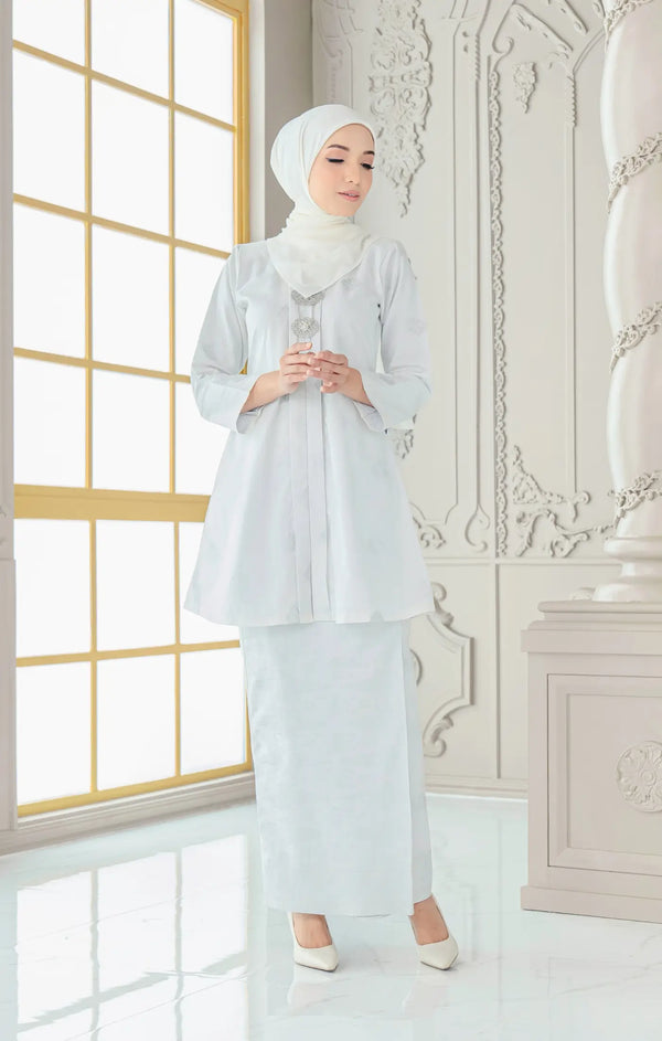 DEFECT-Anggun Kebaya | White Silver