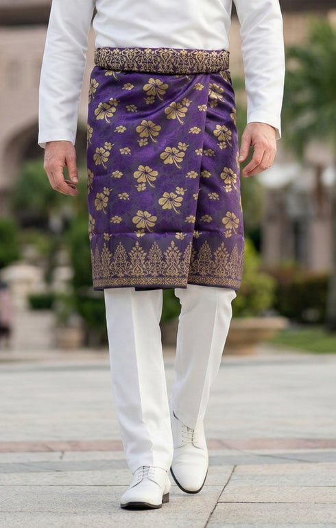 Person wearing a traditional outfit Sampin Instant Raya Tenun Purple Gold and white pants.