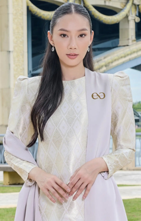 CNC BROOCH GOLD DIAMOND