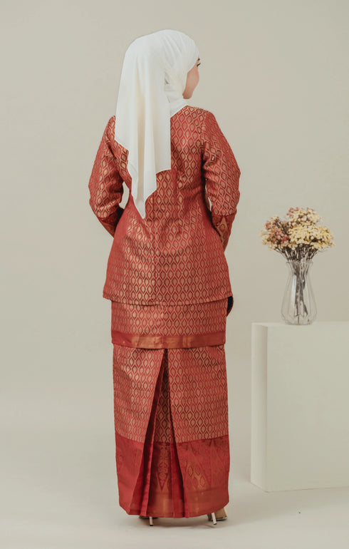 Back view C Luxe Kurung Kedah Maroon showing zip closure and skirt detail