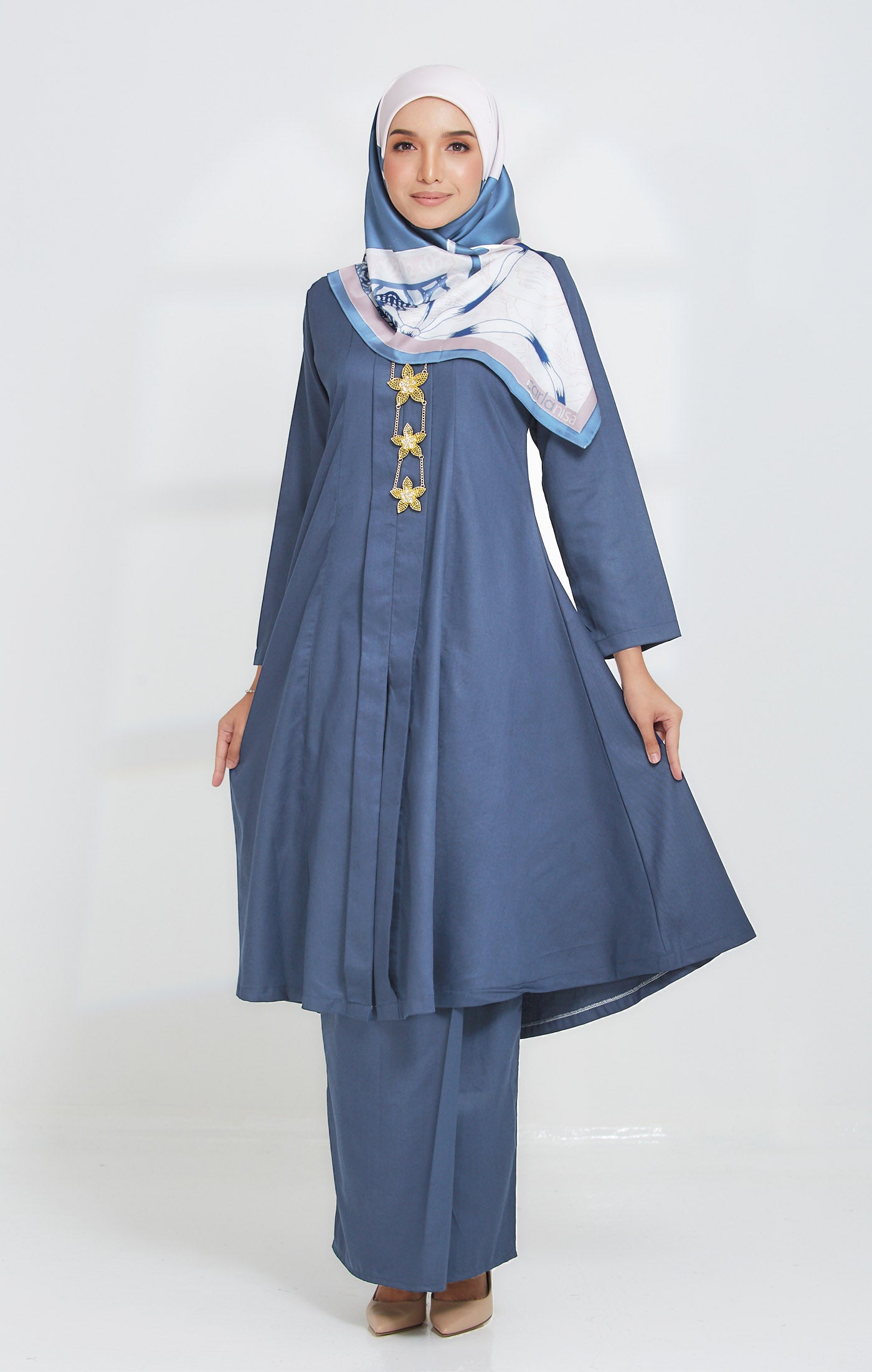 kebarung moden dusty blue