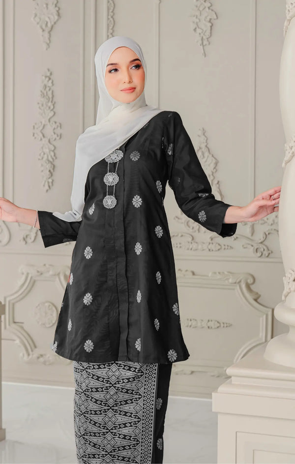 Anggun Kebaya | Black Silver