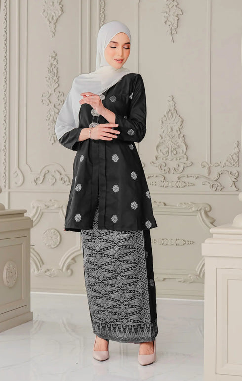Anggun Kebaya | Black Silver
