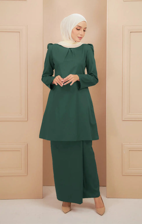 Dahlia Kurung Riau Plain | Dark Emerald Green
