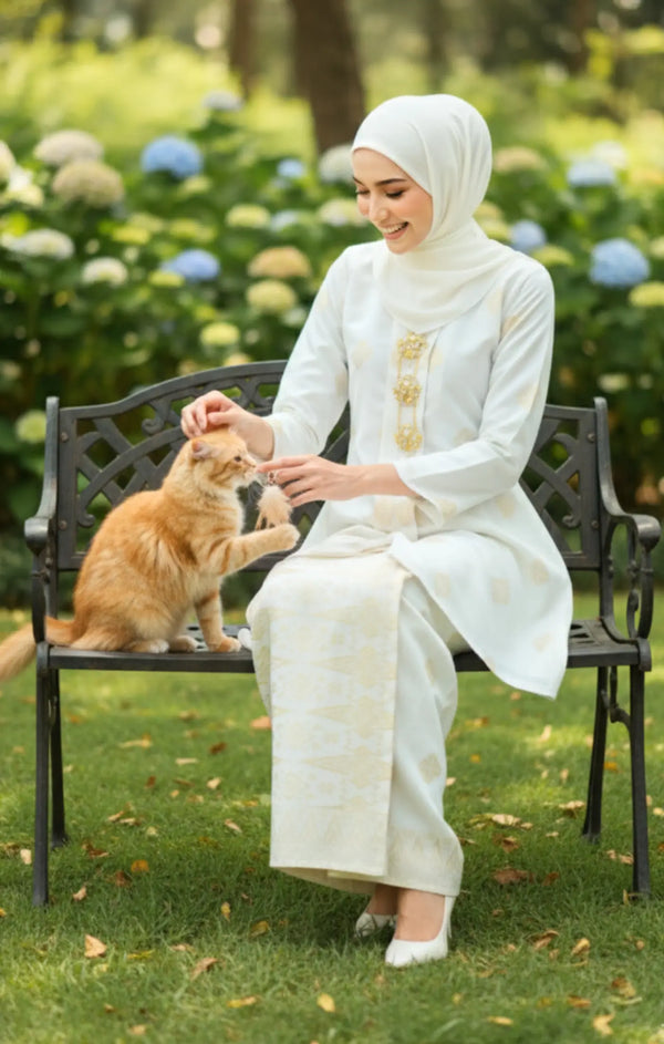 DEFECT-Anggun Kebaya | White Gold