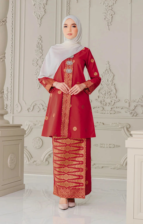 Laylo kebaya | Red Chilli Gold