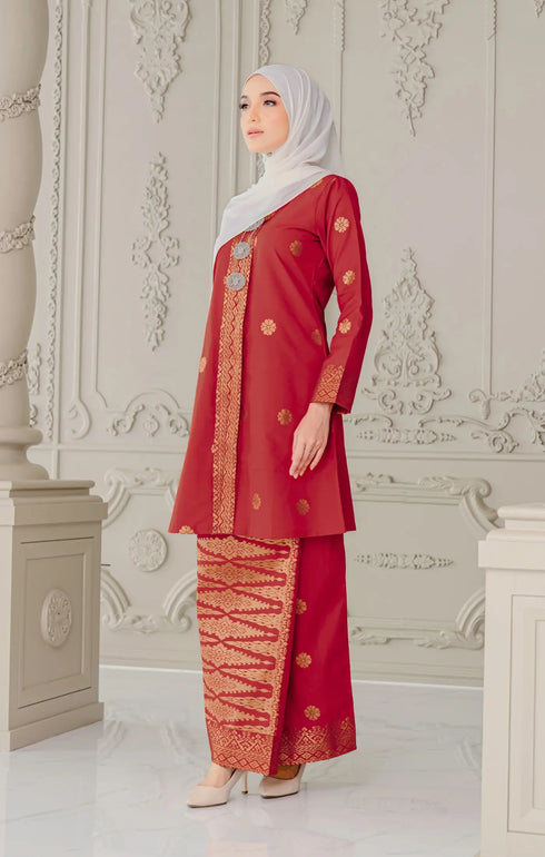 Laylo kebaya | Red Chilli Gold