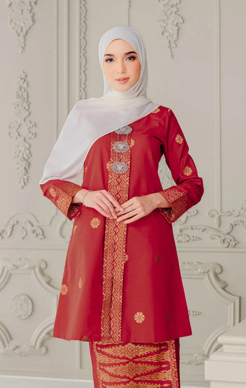 Laylo kebaya | Red Chilli Gold