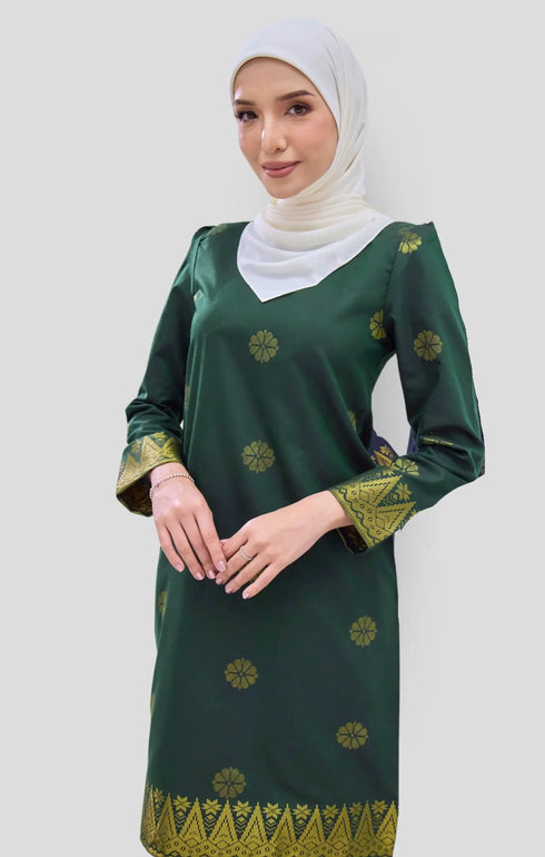Riza 2.0 Kurung Moden Emerald Green Gold view outfit