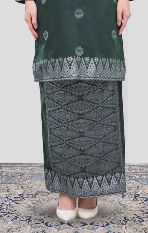 Riza 2.0 Kurung Moden Emerald Green Silver songket fabric texture