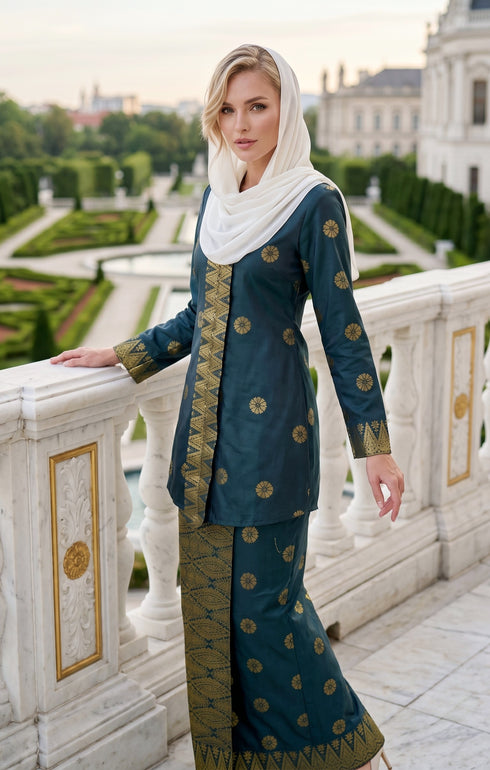 woman wearing Baju kebaya songket bunga tabur Dark Emerald Green Gold