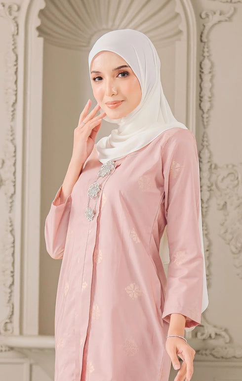 carlanisa teja kebaya moden pink
