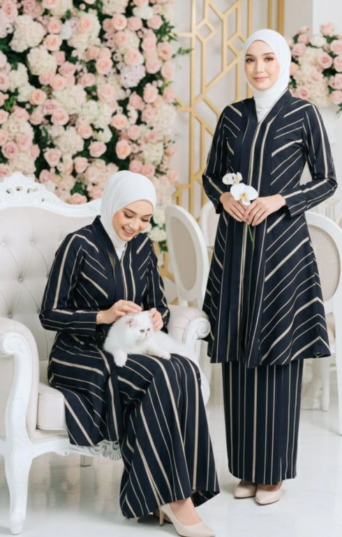 Front view Model Liyana 2.0 Kebarung Linen Black Stripe D5-3 showing slim fit kebarung design