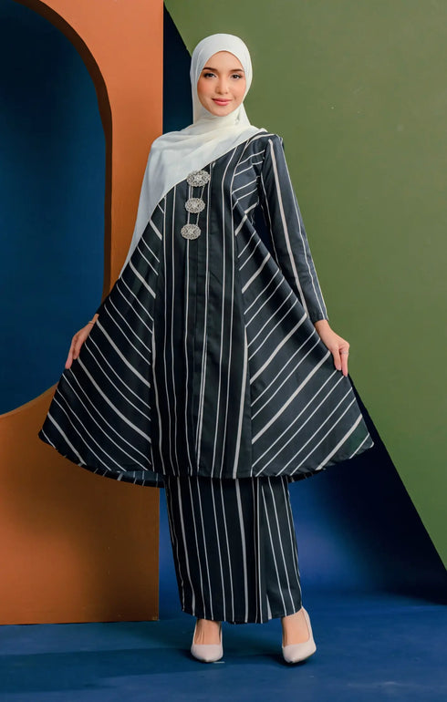 Liyana Kebarung Linen | Black Stripe