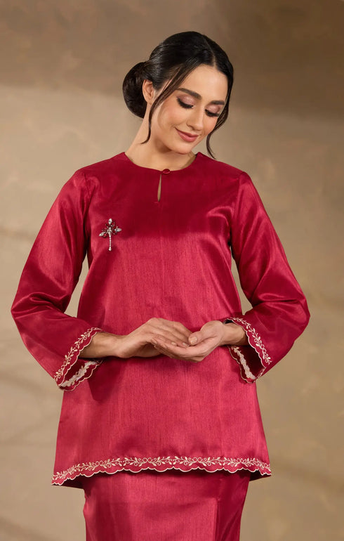 Sophia Kurung Kedah maroon front view