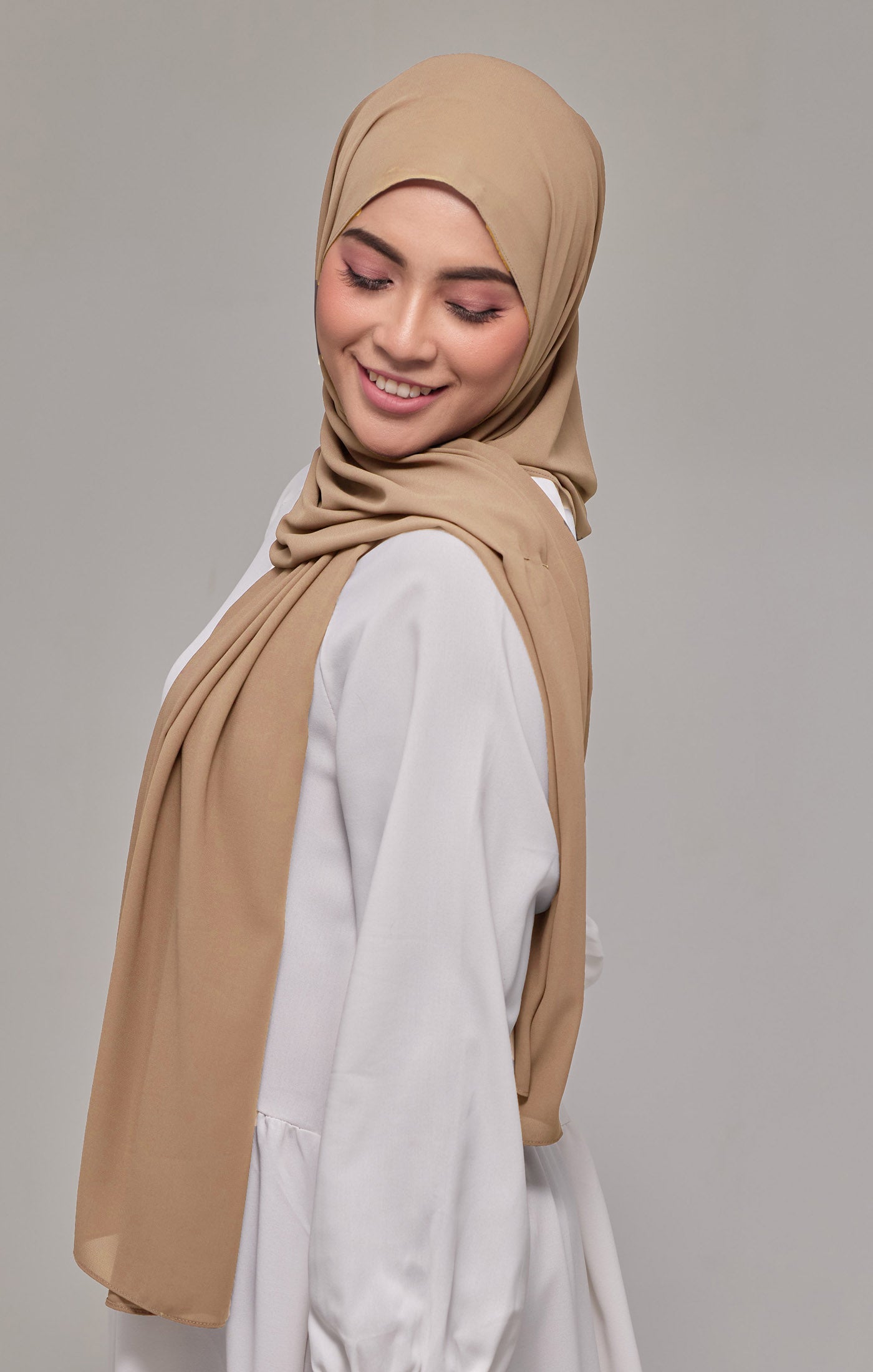 Faura shawl | Latte