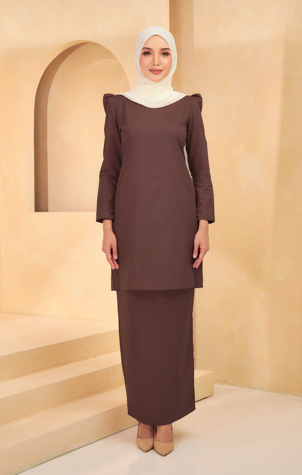 kurung plain coklat