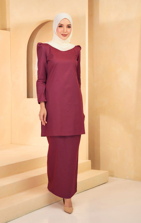 Kuntum Kurung Moden Plain | Maroon