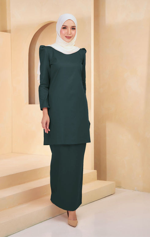 Kuntum Kurung Moden Plain | Dark Emerald Green
