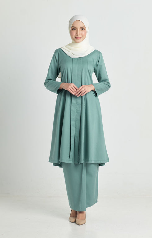 kebarung dress sage green