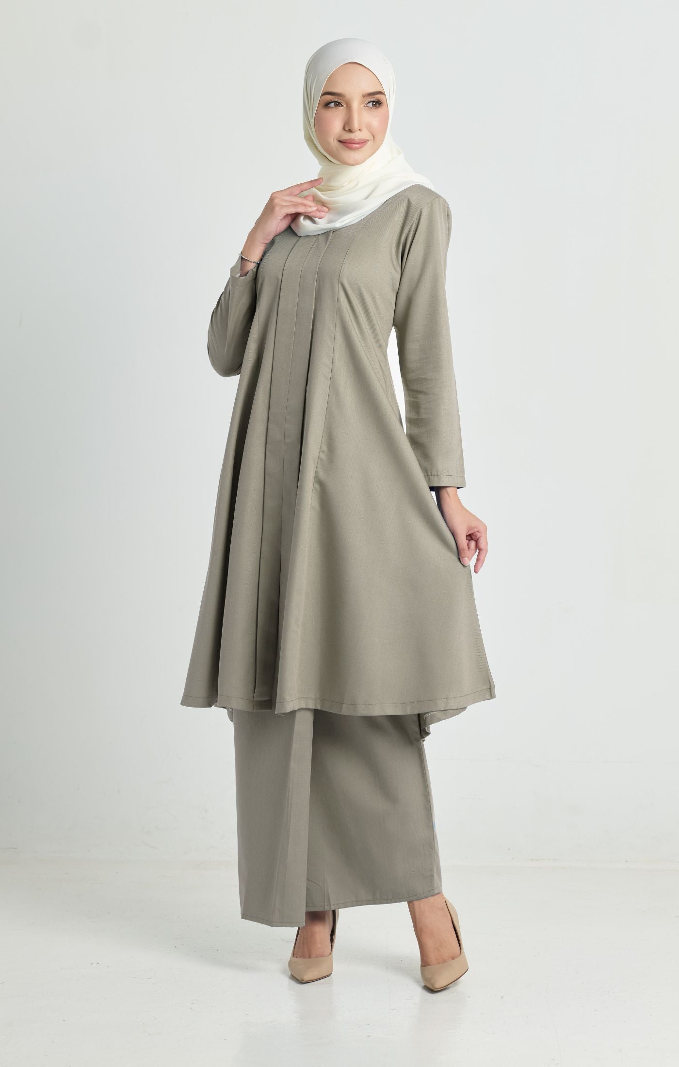 Luna Kebarung Klasik | Smokey Green