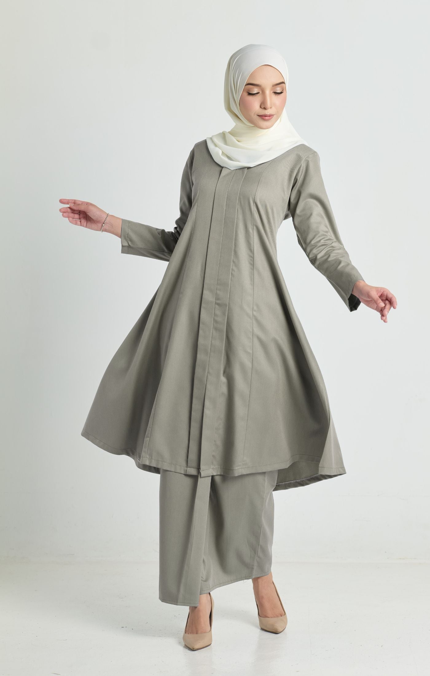 Luna Kebarung Klasik | Smokey Green