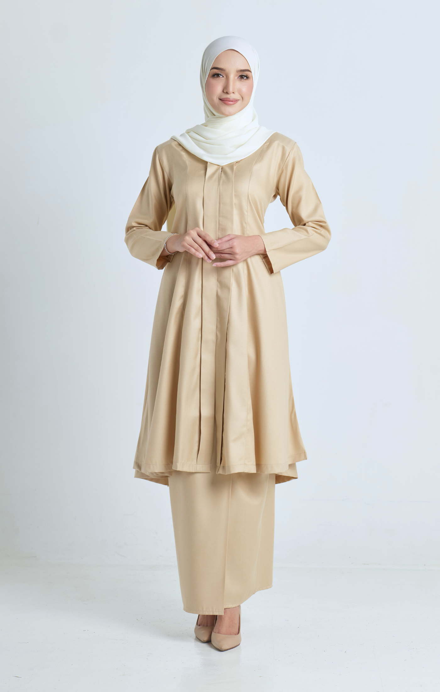 Luna Kebarung Klasik | Nude