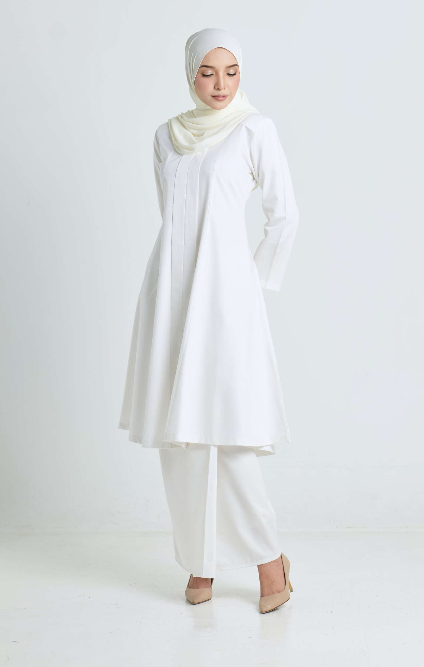 Luna Kebarung Klasik | Pearl White
