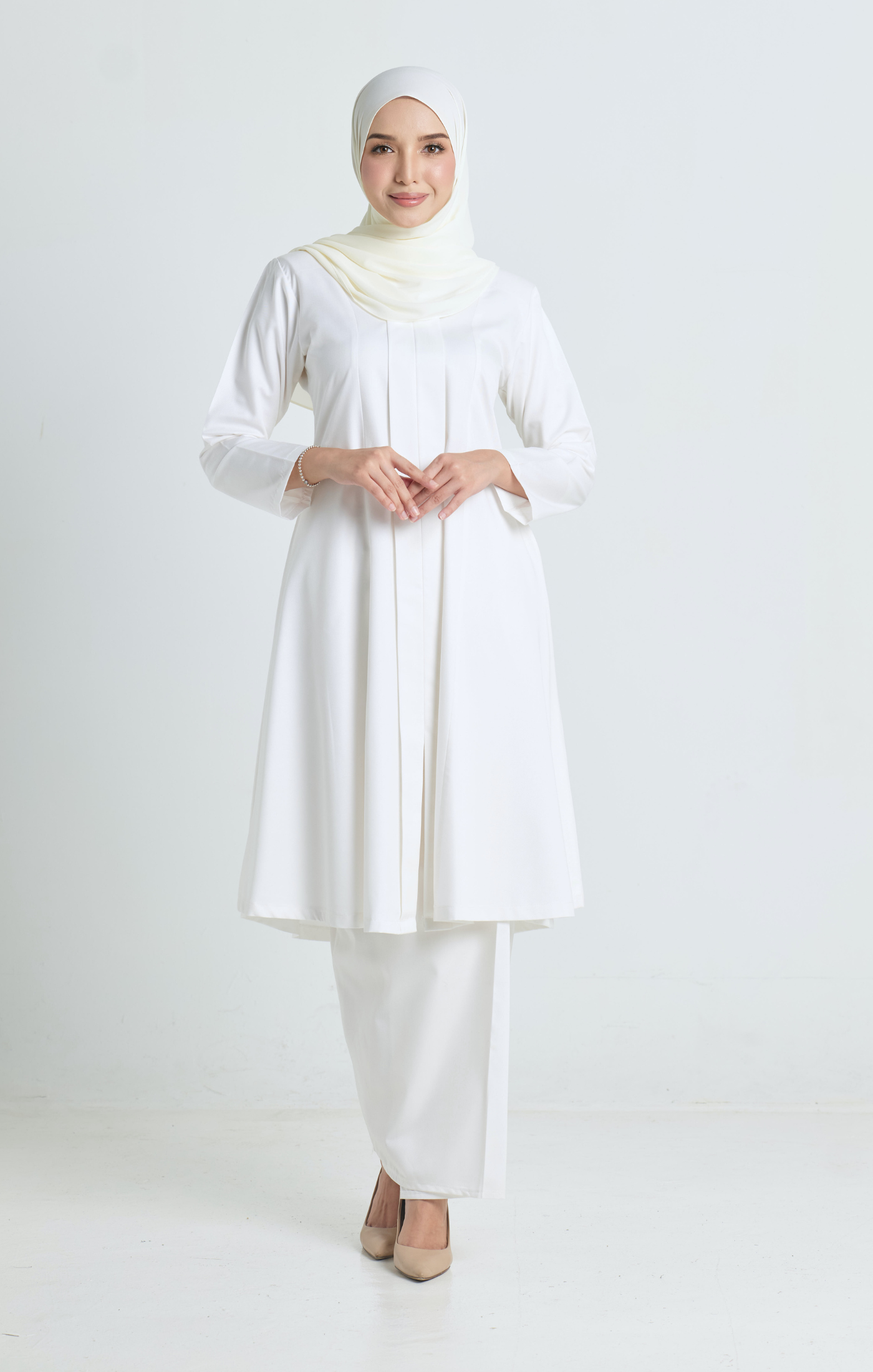 Luna Kebarung Klasik | Pearl White