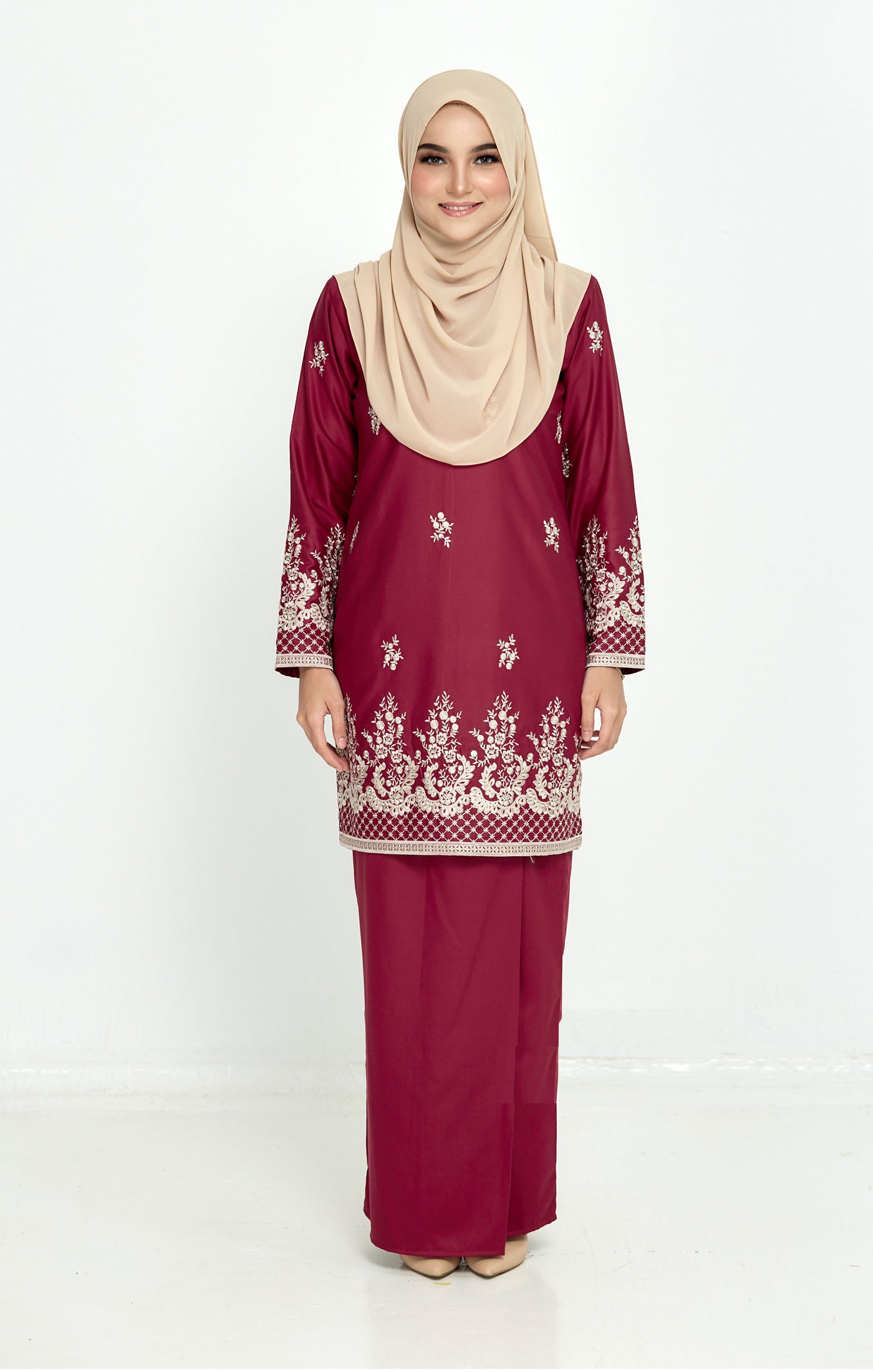 kurung moden embroidery