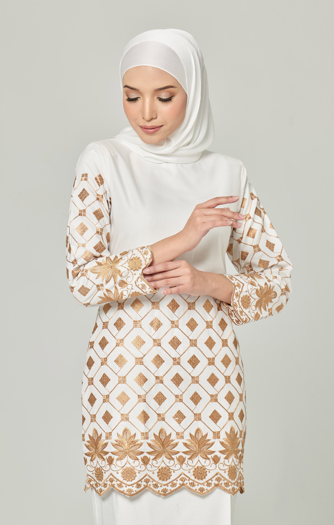 Vella Kurung Moden | White