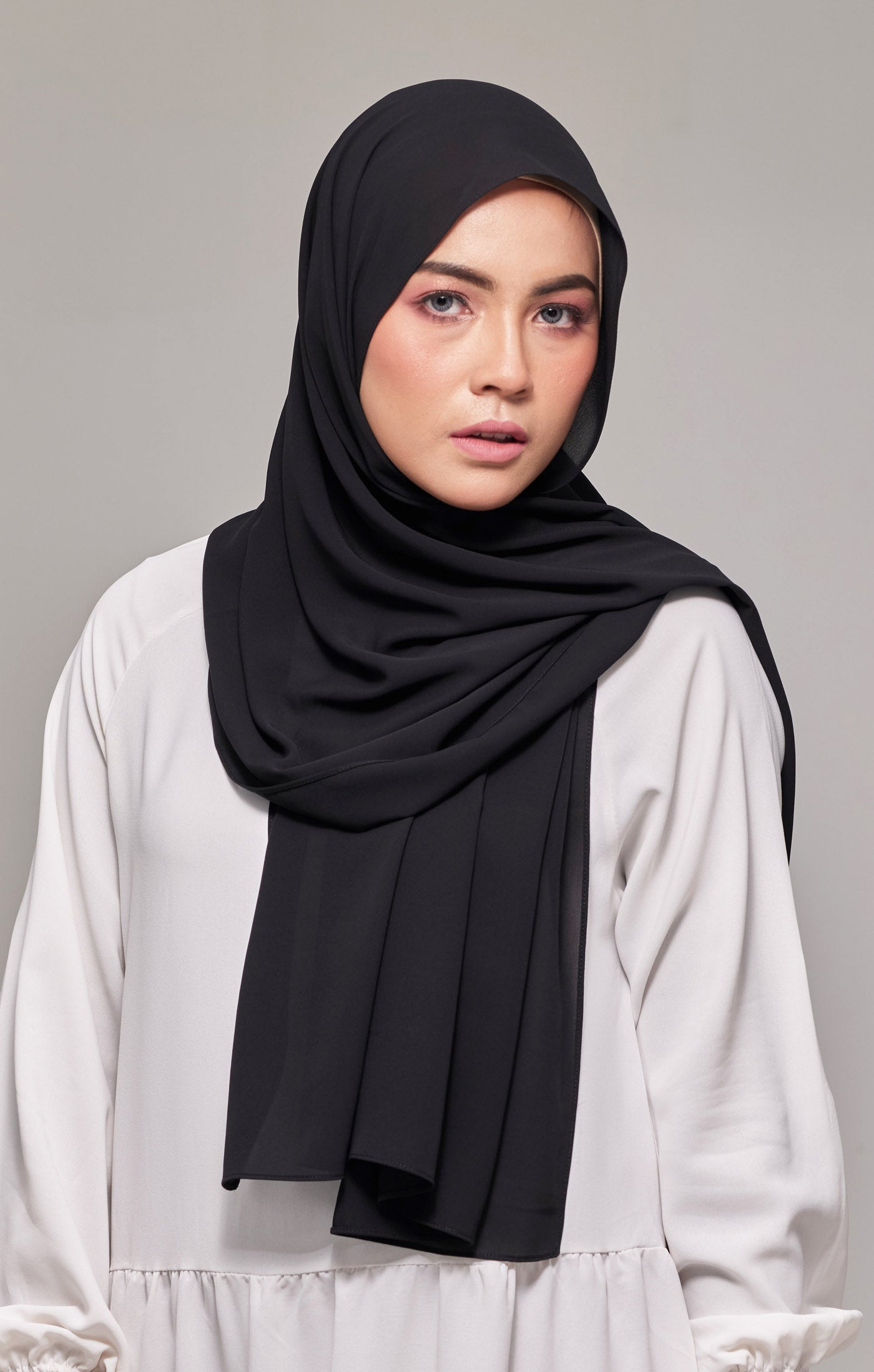 Faura shawl | Black