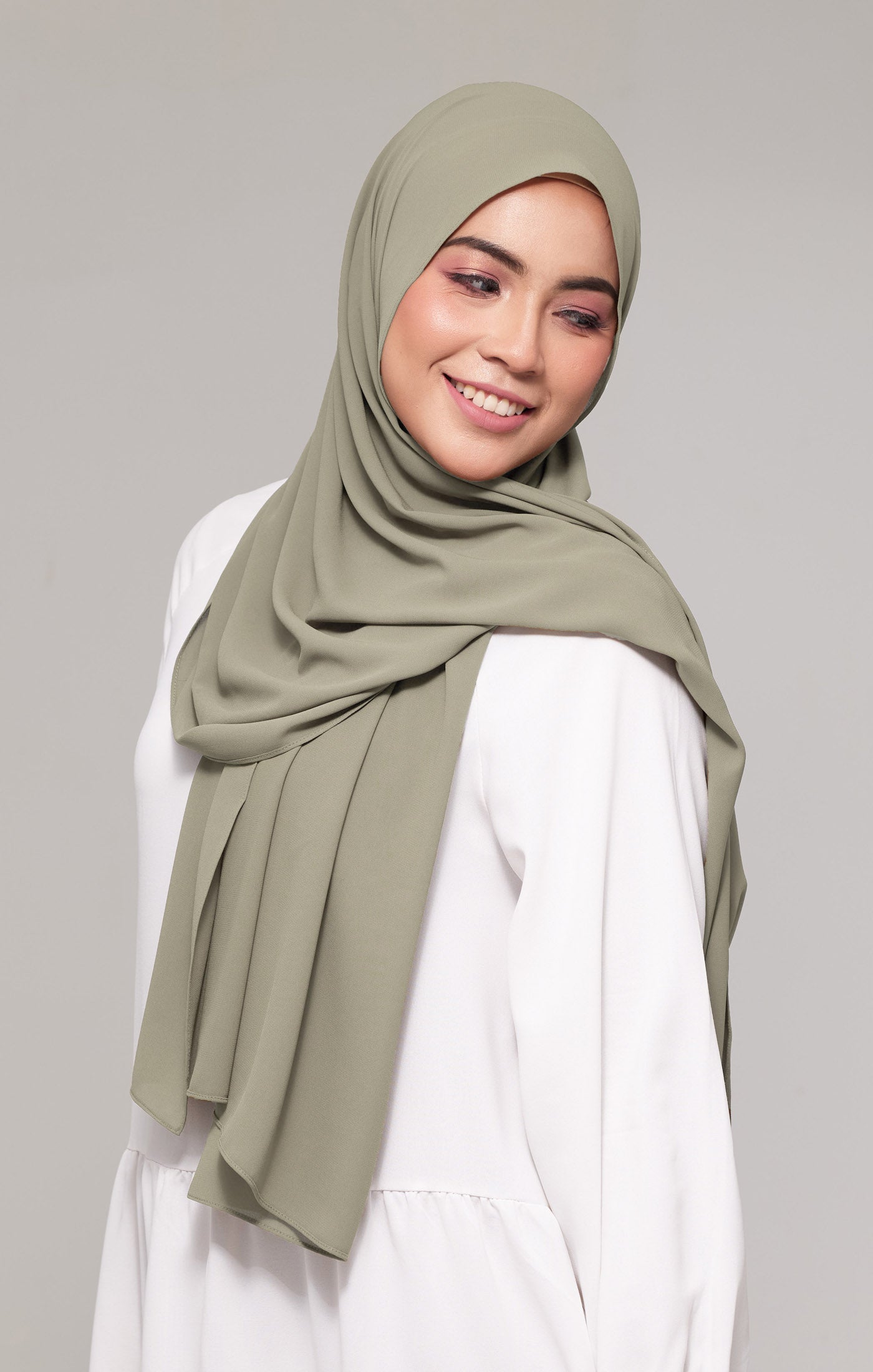 Faura shawl | Smokey Green