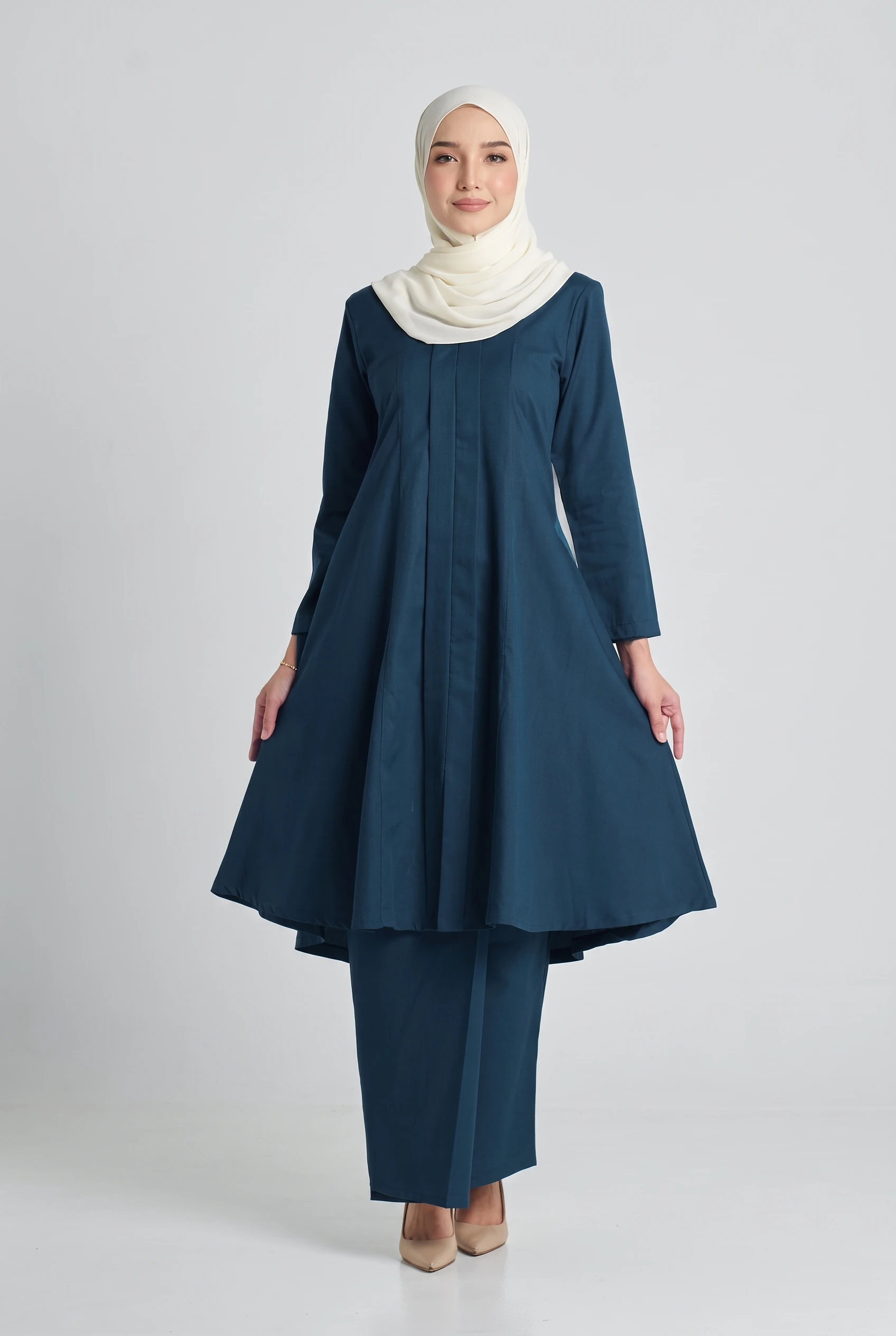 Luna Kebarung Klasik | Dark Teal Blue — alternate view