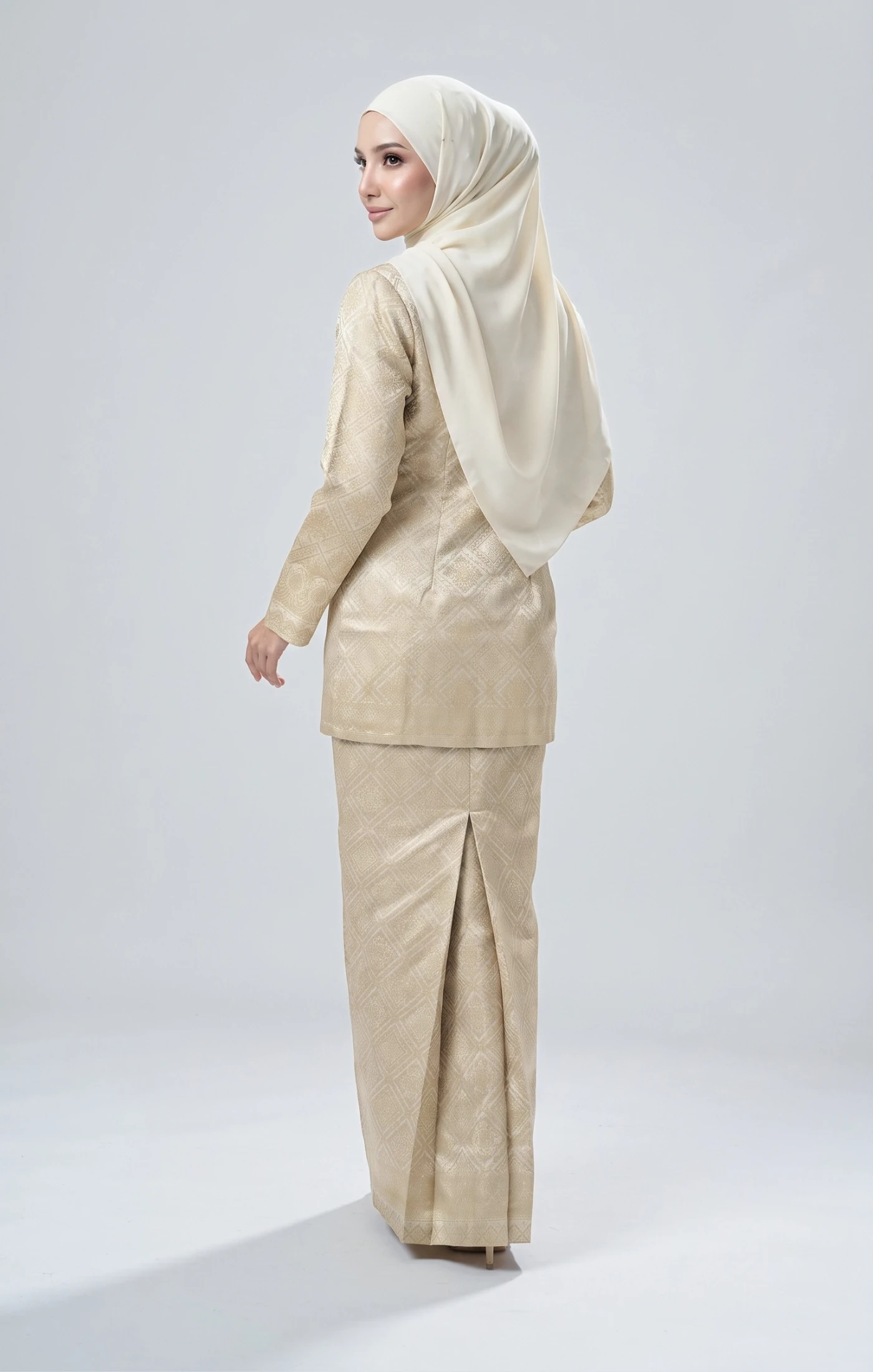 TUN TEJA BAJU KEBAYA KUTUBARU BROCADE | WHITE ORCHID — alternate view