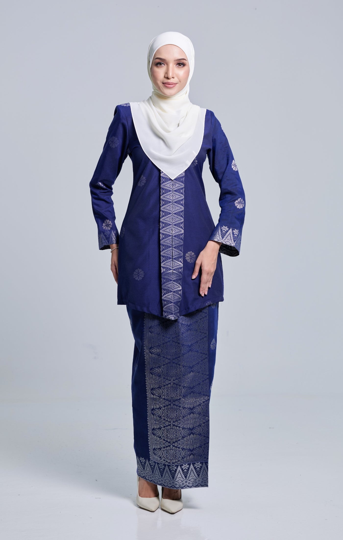DEFECT SEROJA KEBAYA | NAVY BLUE SILVER